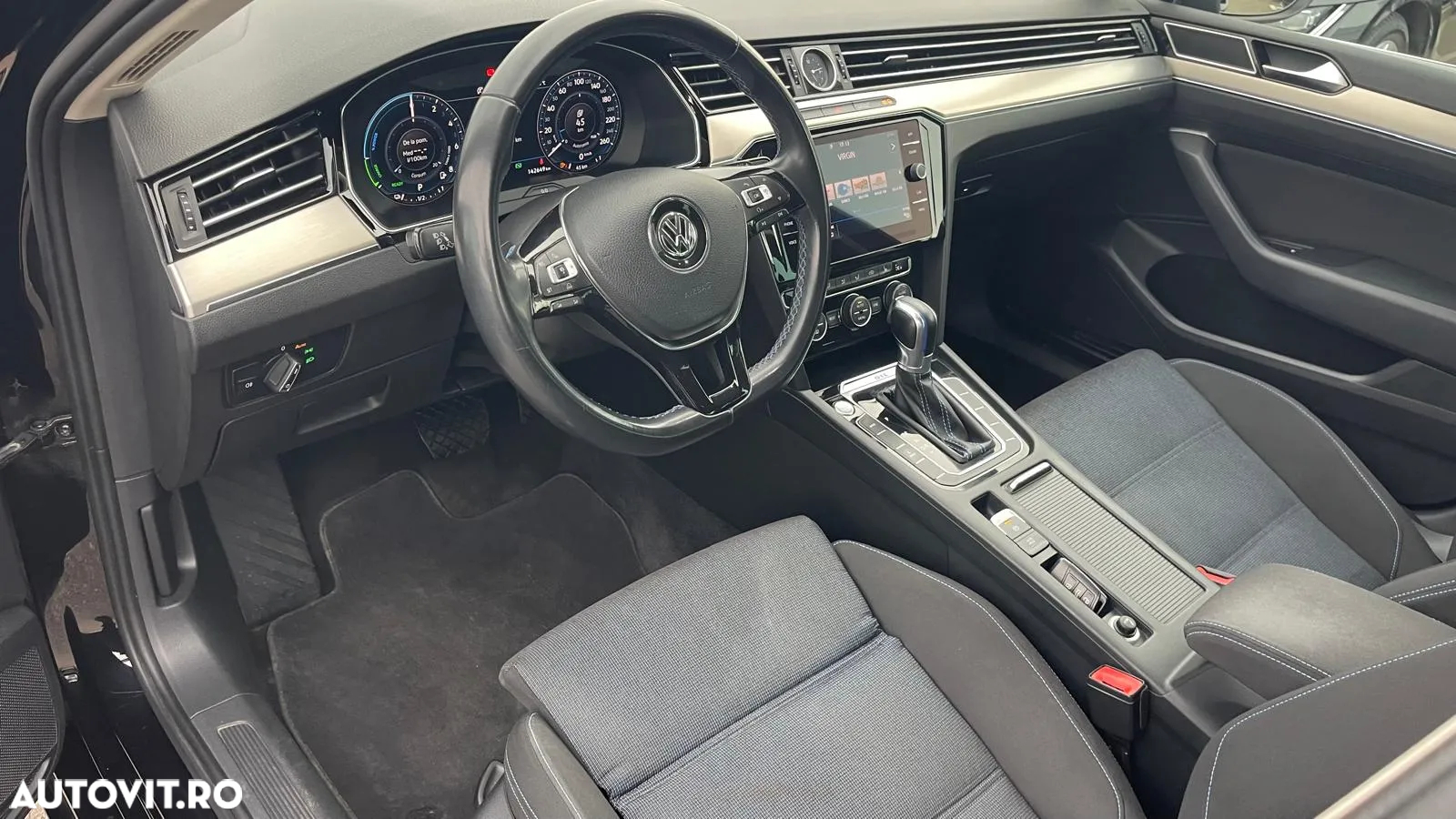 Volkswagen Passat GTE - 17