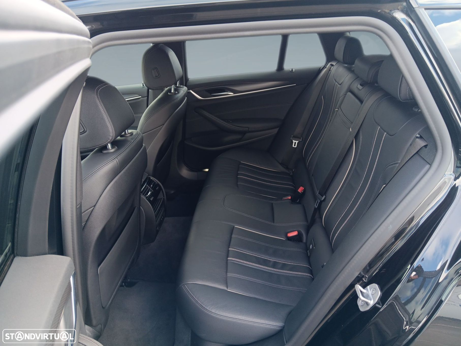BMW 530 e Pack Desportivo M - 35
