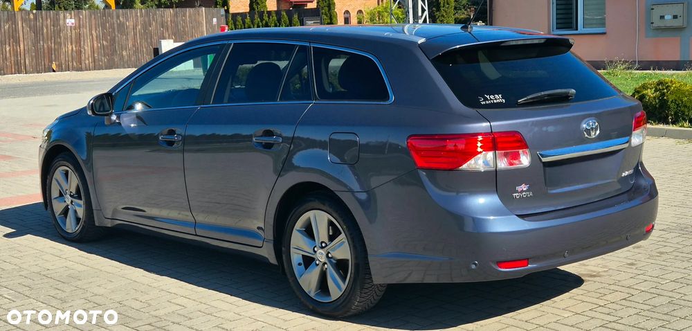 Toyota Avensis 2.0 D-4D Executive - 3