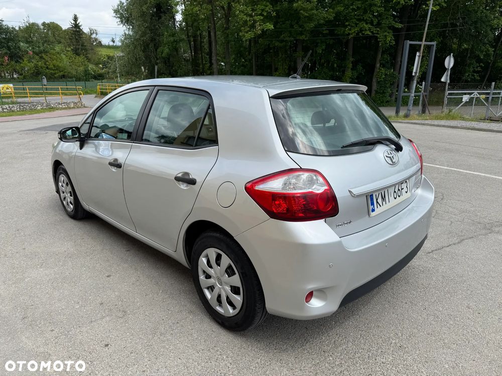 Toyota Auris 1.4 D-4D Terra - 6