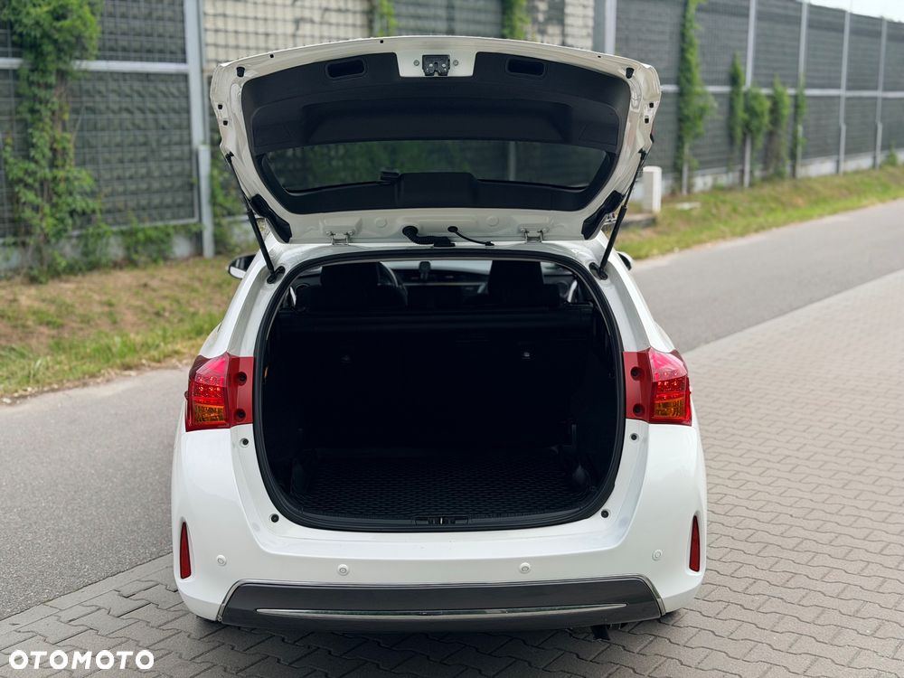 Toyota Auris Hybrid 135 Premium - 4