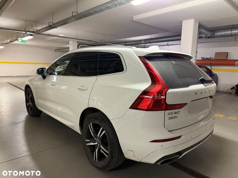 Volvo XC 60 T5 R-Design - 4