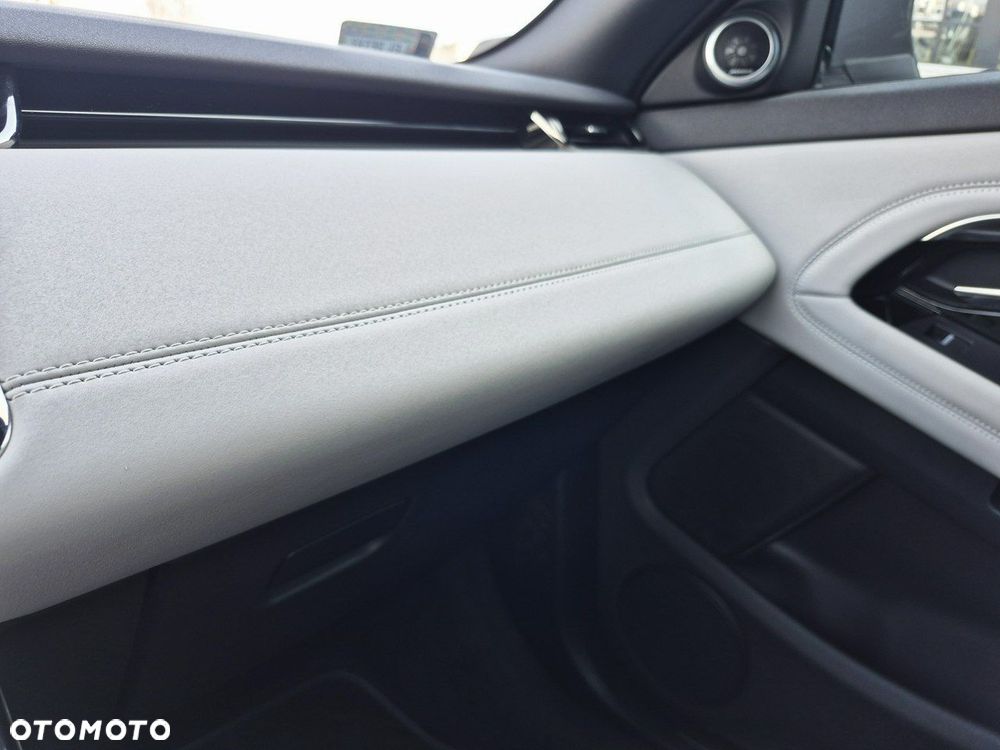 Land Rover Range Rover Evoque - 25