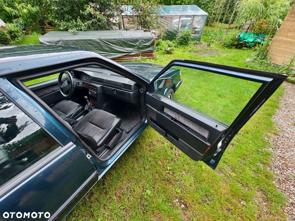 Volvo Seria 900 - 17