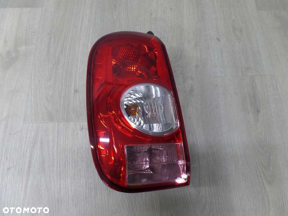 DACIA DUSTER 09-18 LAMPA TYL LEWA UK - 3