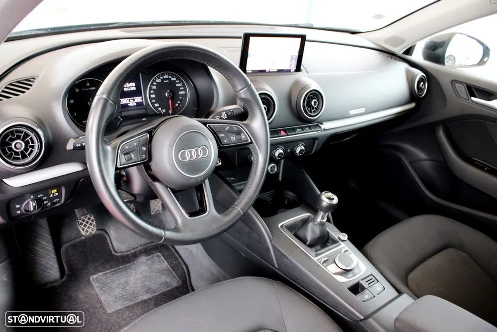 Audi A3 Sportback 1.6 TDI - 10