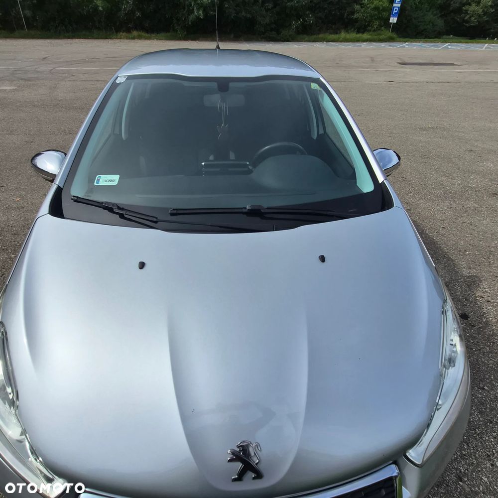 Peugeot 208 - 29