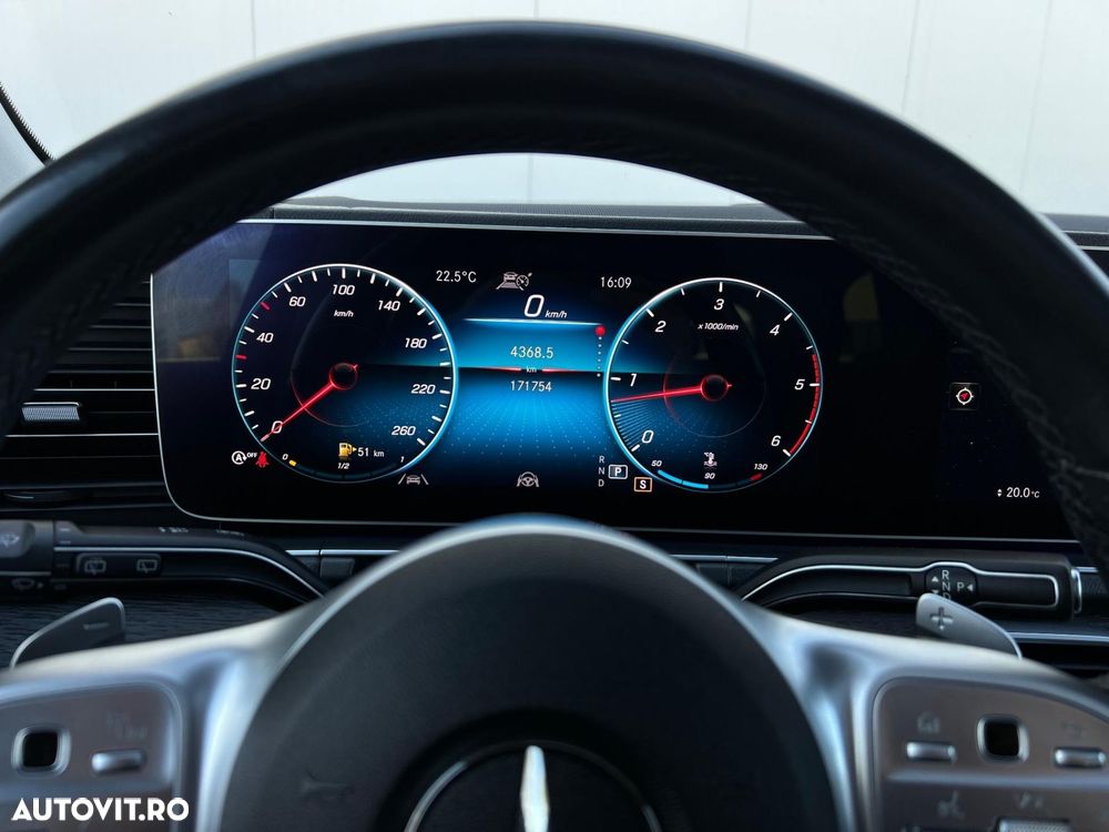 Mercedes-Benz GLS - 33