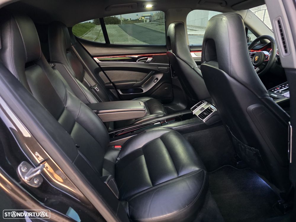 Porsche Panamera - 8