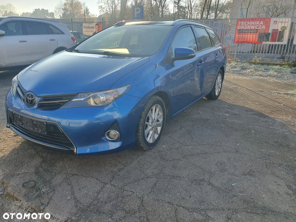 Toyota Auris 2.0 D-4D Life - 2