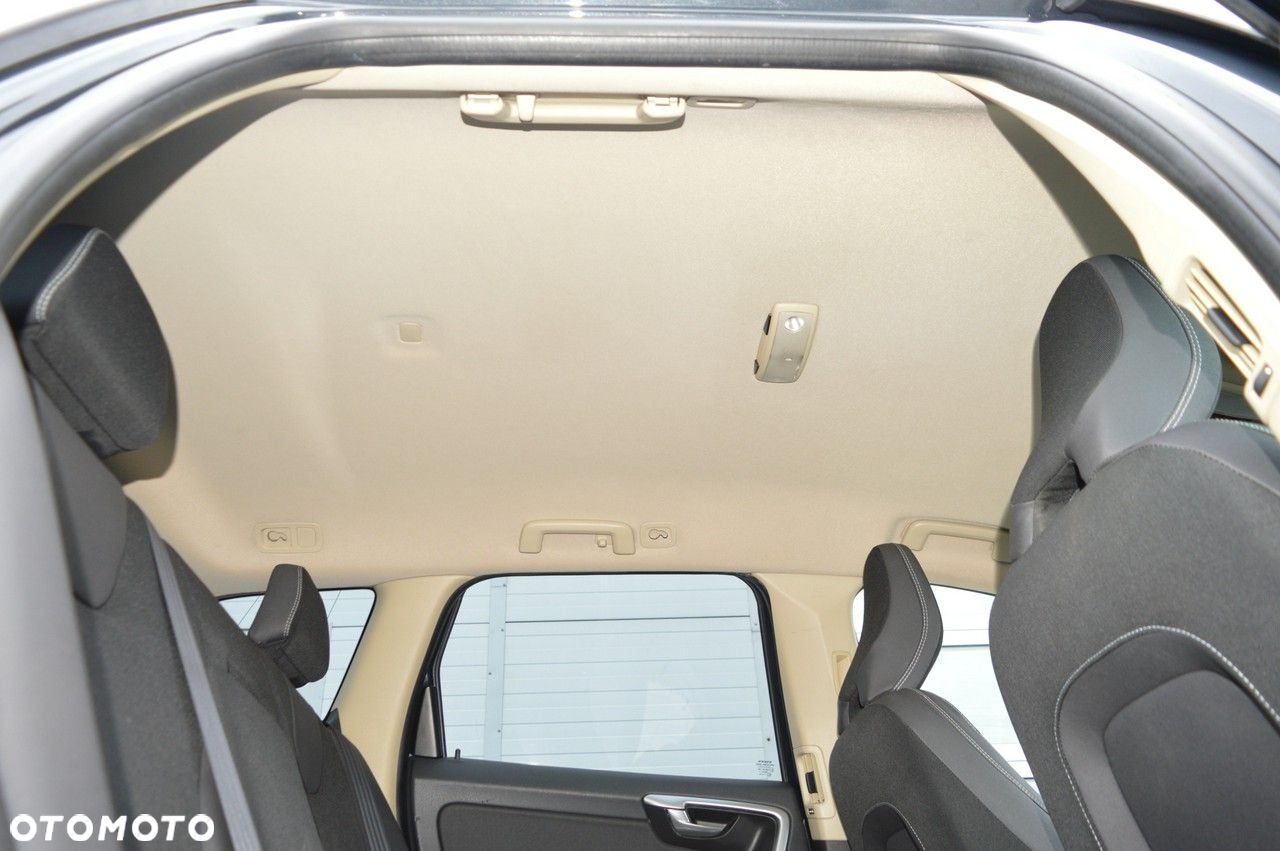 Volvo XC 60 D4 Geartronic Momentum - 28