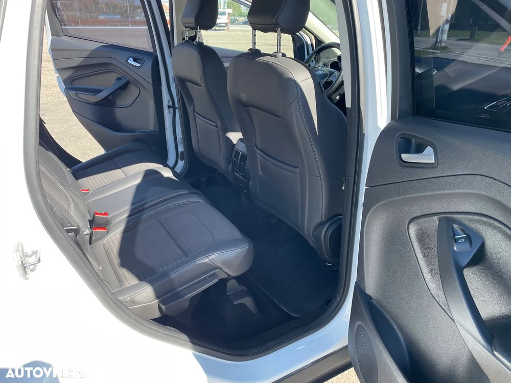 Ford Kuga 2.0 TDCi 4WD Powershift Titanium - 6