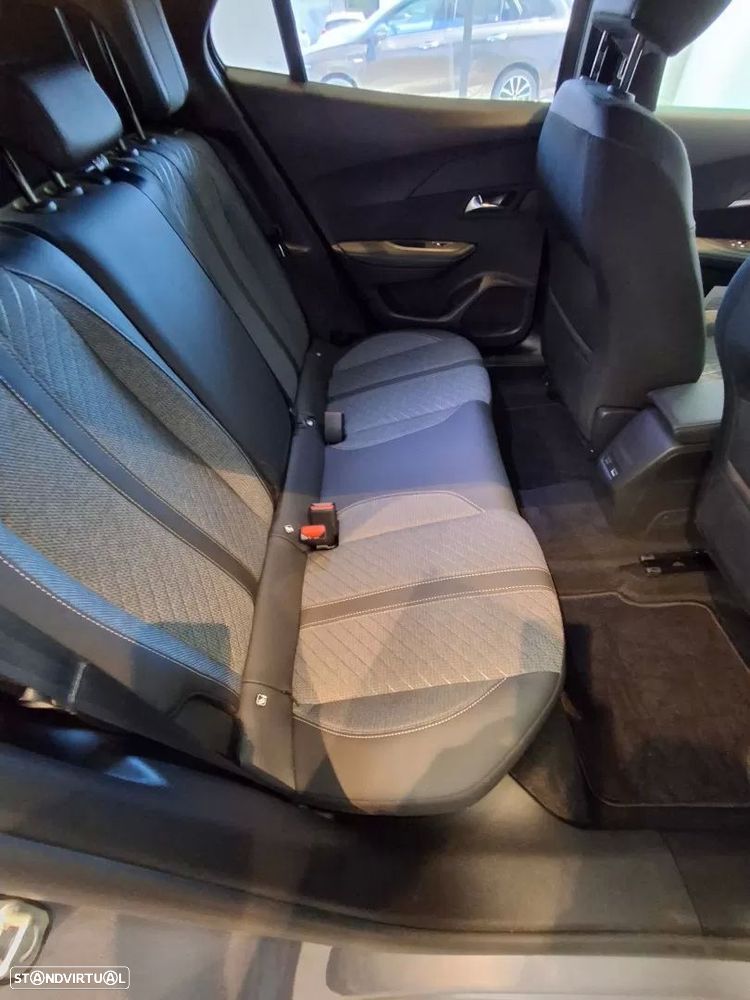 Peugeot 2008 1.2 Hybrid Allure e-DCS6 - 30