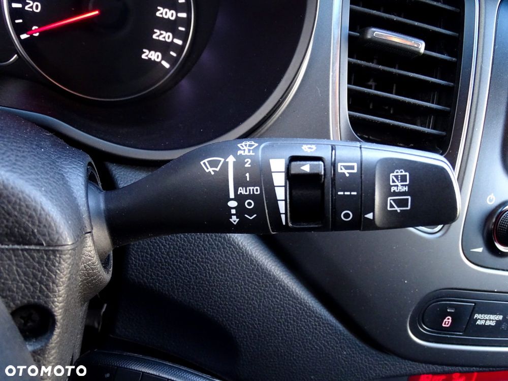 Kia Carens 1.7 CRDi M 7os EU6 - 22