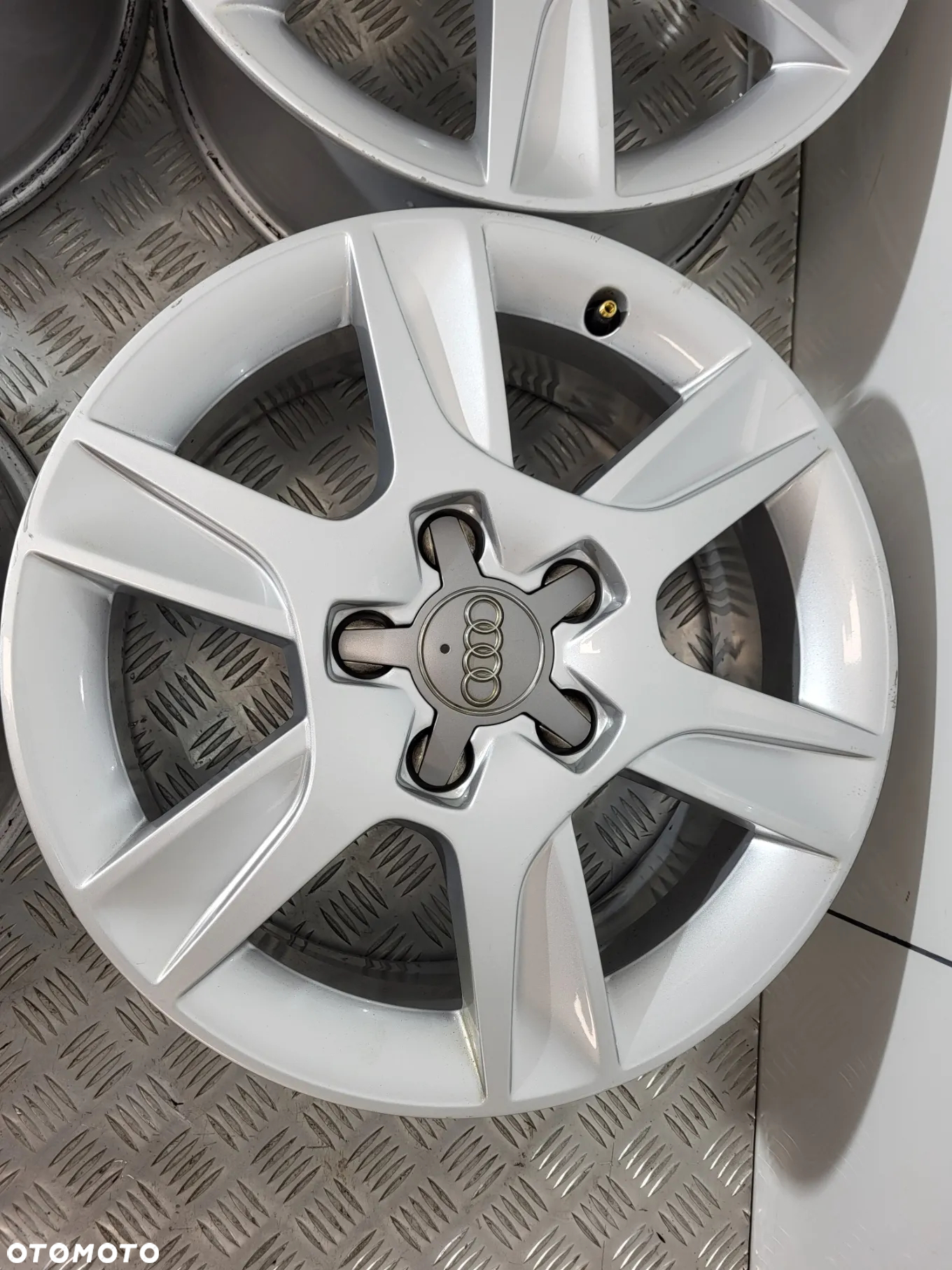 Audi A3 Felgi Aluminiowe 16 8P0601025AN 5x112 - 4
