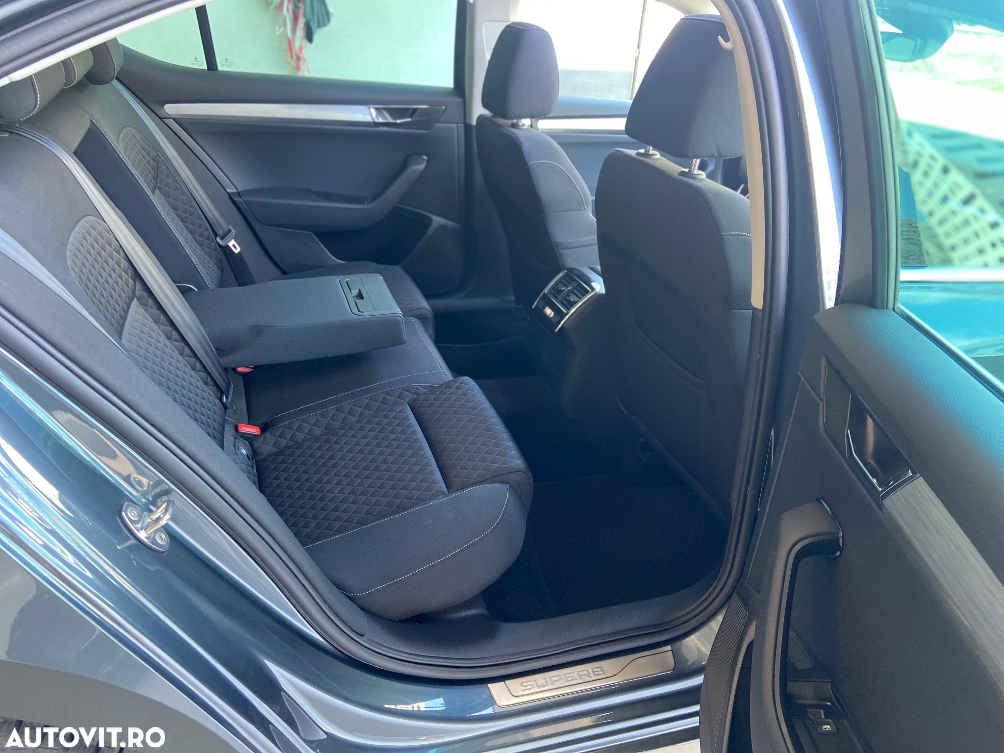 Skoda Superb 2.0 TDI DSG Premium Edition - 14