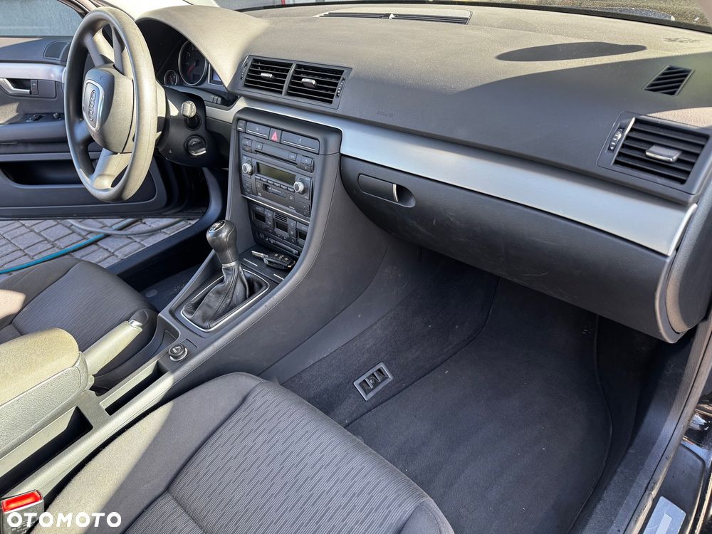 Audi A4 Limousine - 30