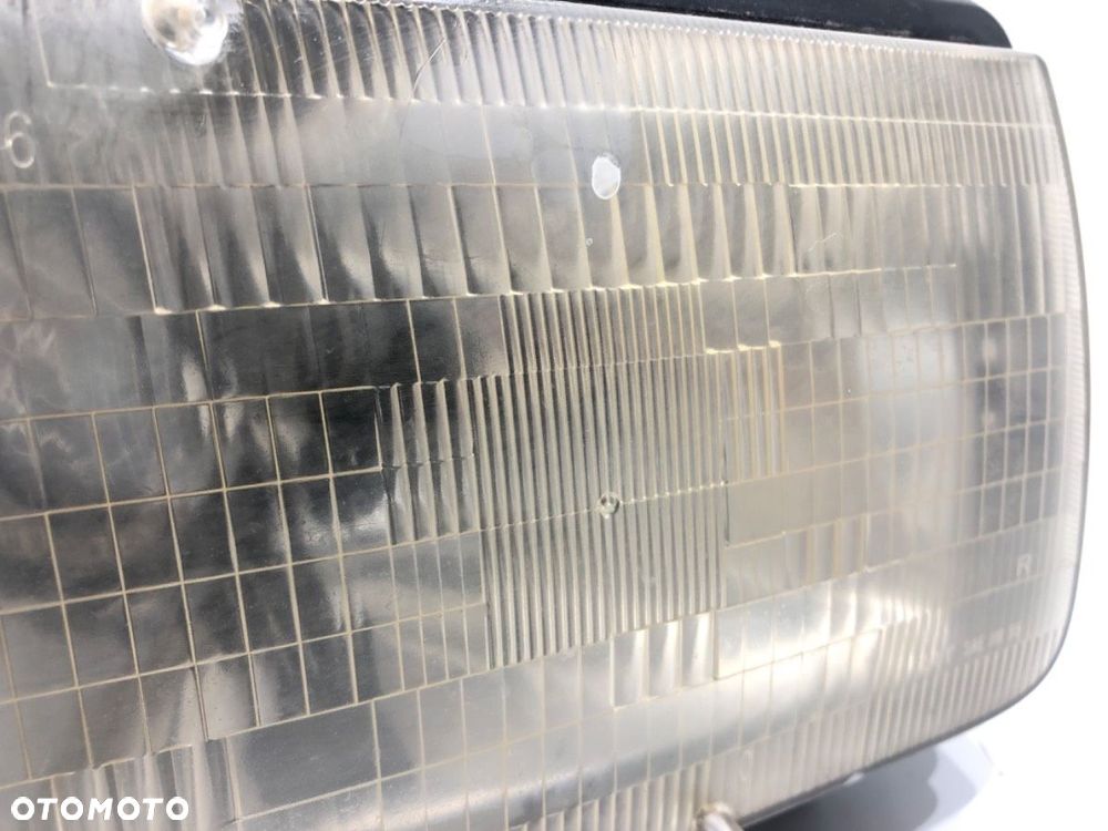 REFLEKTOR PRAWY PRZÓD  ISUZU RODEO samochód terenowy zamknięty 1997 - 2004 3.2 V6 151 kW [205 KM] - 2