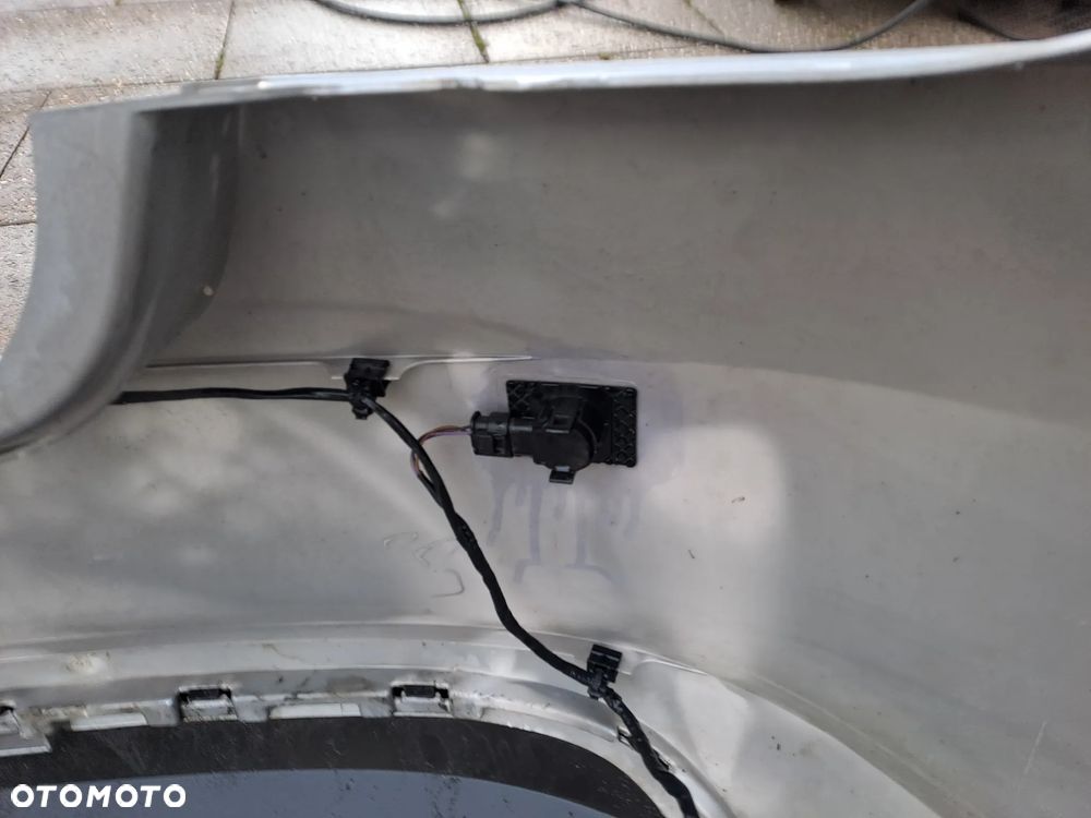 Skoda Rapid LIFTBACK zderzak tylny z PDC kod lakieru LA7W-9156 belka ślizgi i inne - 17