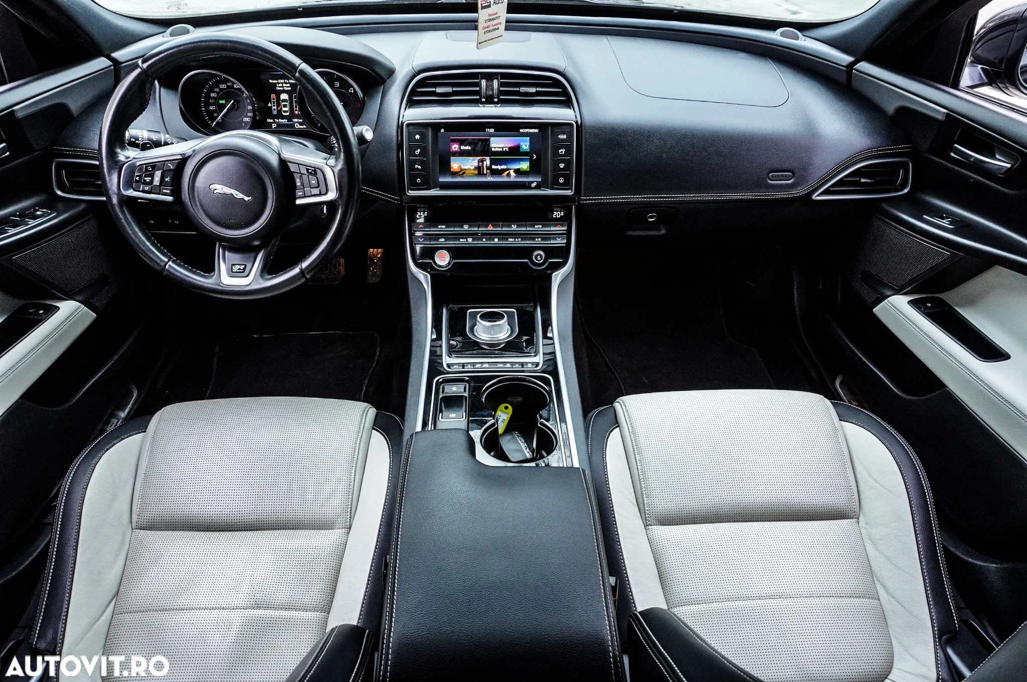 Jaguar XE 2.0 R-Sport - 8