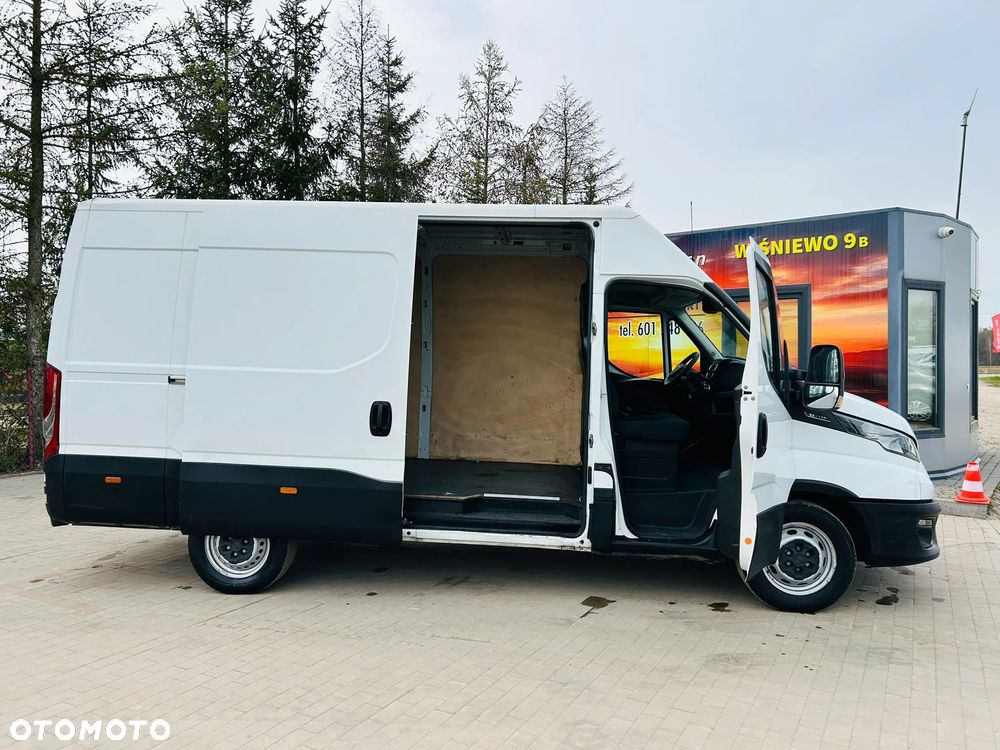 Mercedes-Benz Sprinter - 13