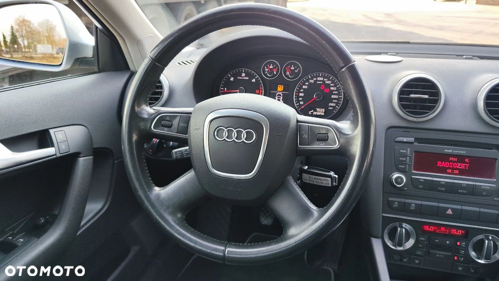 Audi A3 Sportback 1.6 TDI DPF Attraction - 25