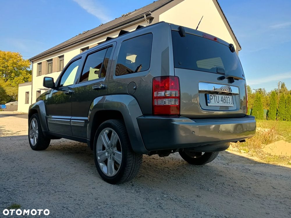 Jeep Liberty 3.7 4x4 - 11