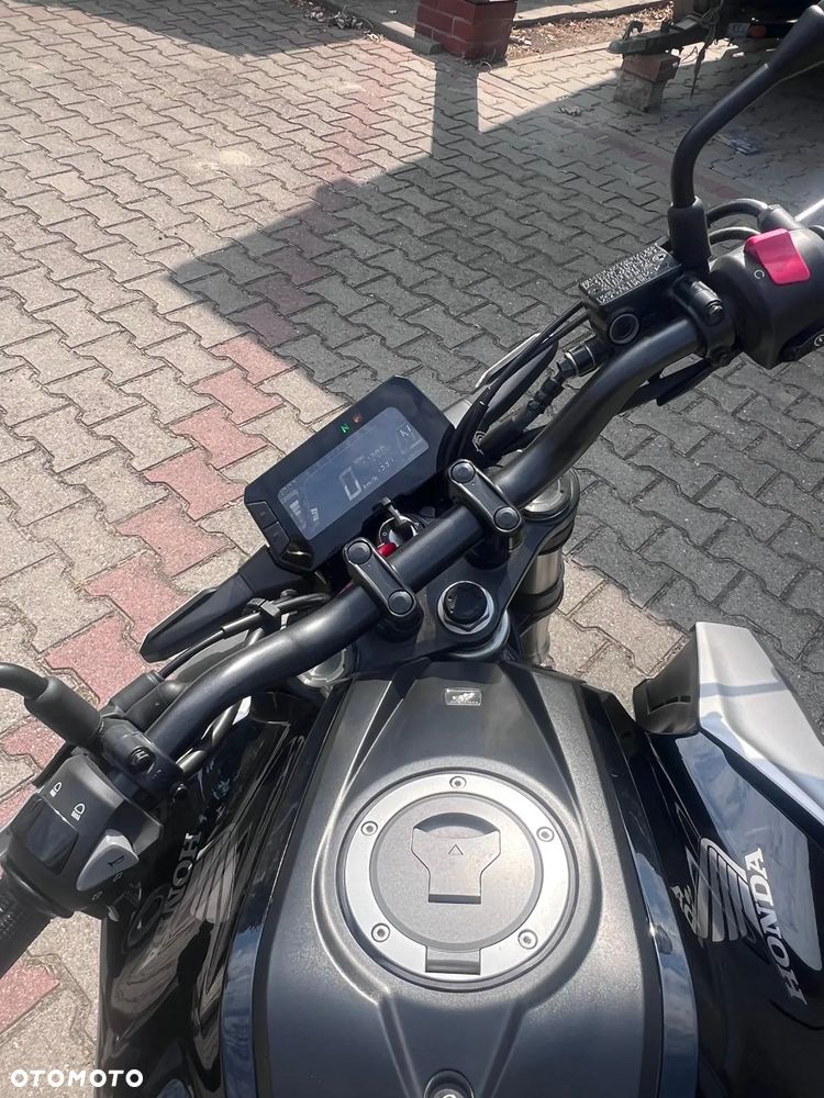 Honda CB - 10