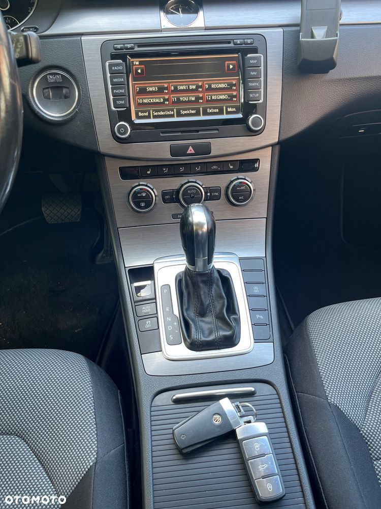 Volkswagen Passat Variant 2.0 Blue TDI DSG SCR Comfortline - 18