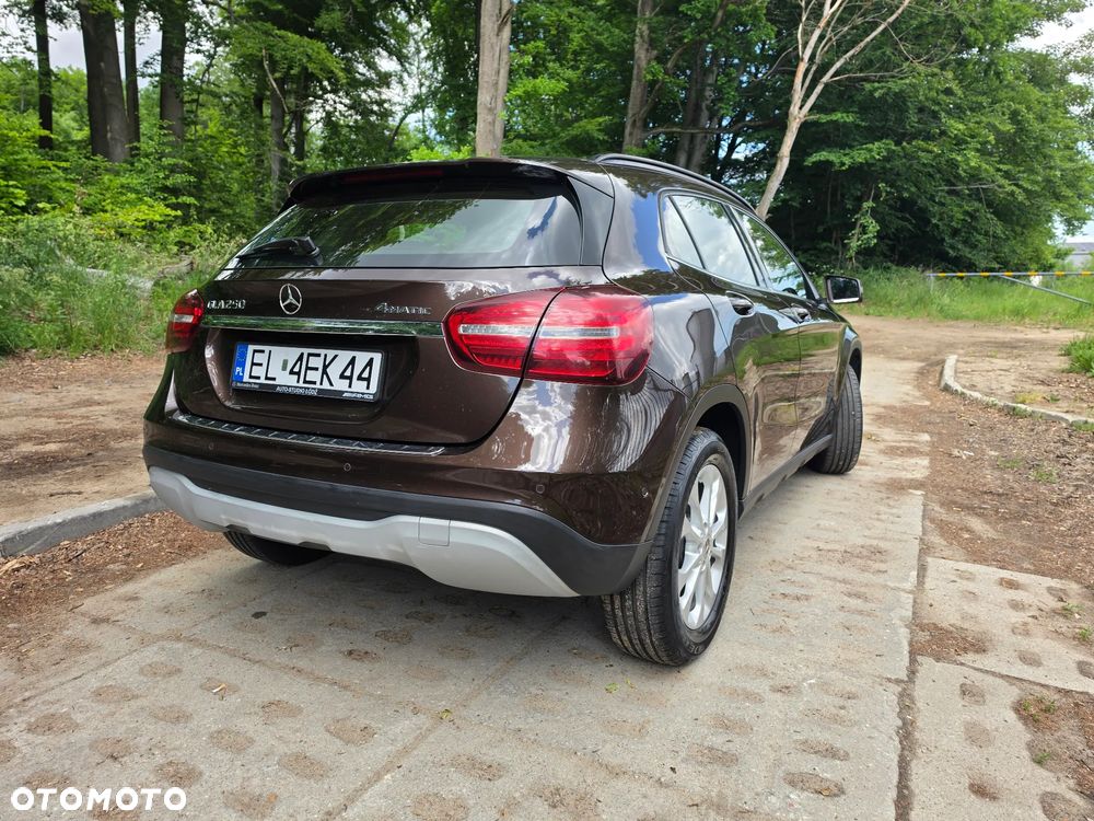 Mercedes-Benz GLA 250 4-Matic AMG Line - 4