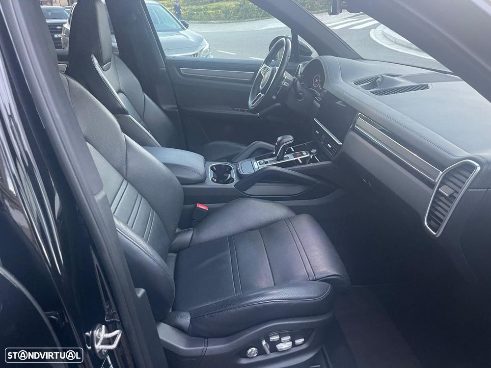 Porsche Cayenne S - 34