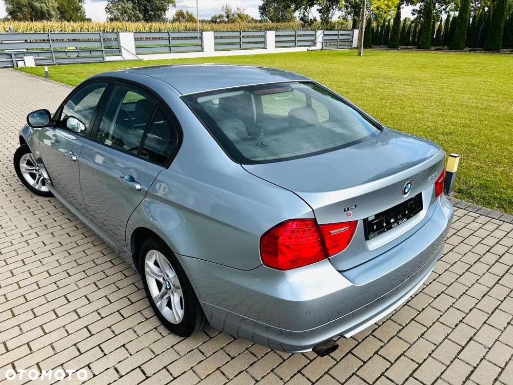 BMW Seria 3 318i Edition Sport - 8