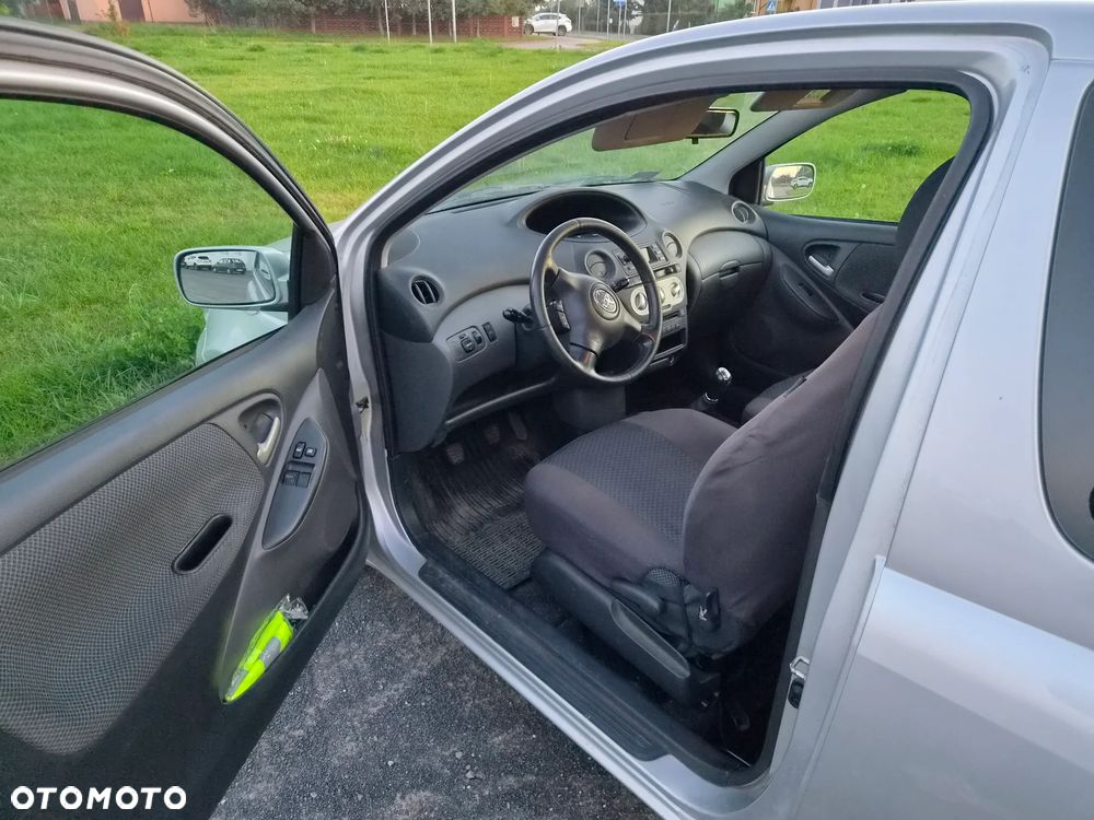 Toyota Yaris - 5