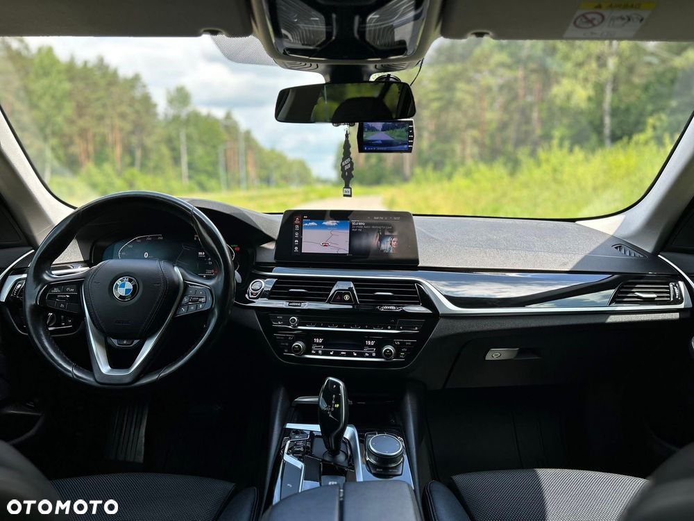 BMW Seria 5 520d xDrive Sport Line - 26