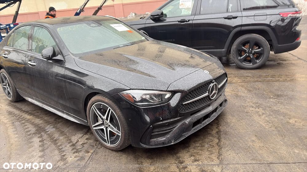 Mercedes-Benz Klasa C 300 4Matic 9G-TRONIC AMG Line Advanced - 14