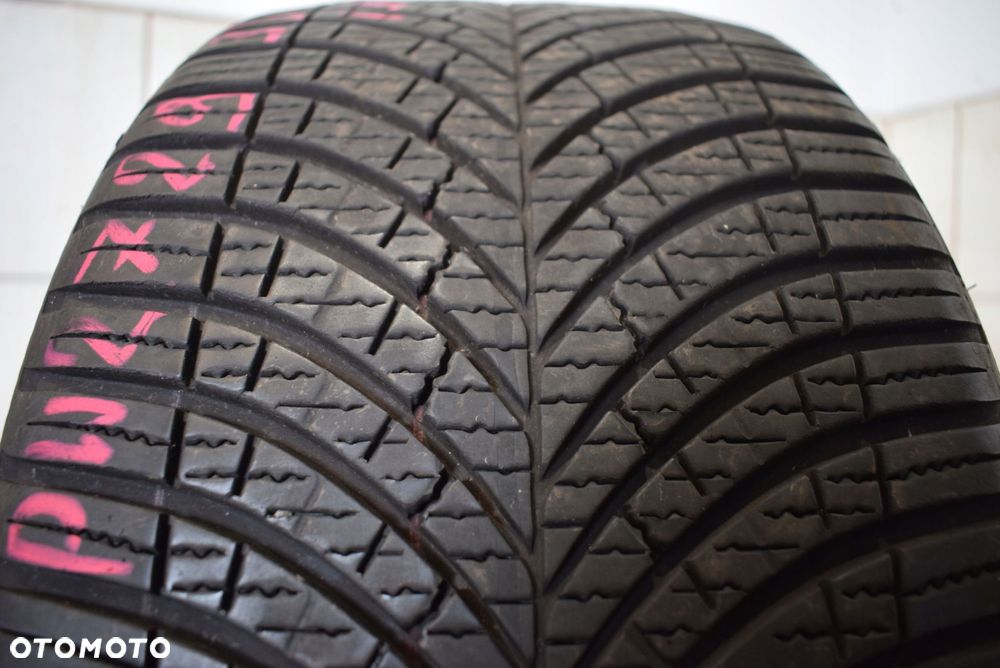 R19 235/35 Goodyear Vector 4 Seasons GEN-3 Wysyłka gratis! - 1