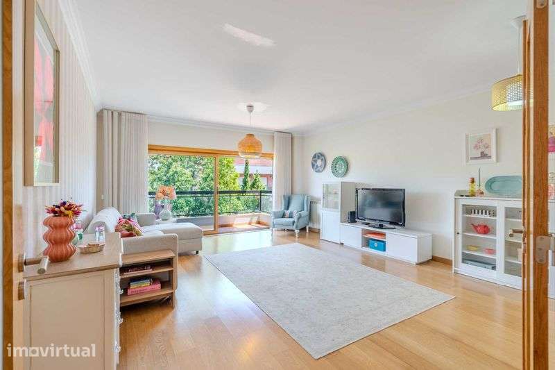 Apartamento T2 para Venda em Queijas - Grande imagem: 2/12