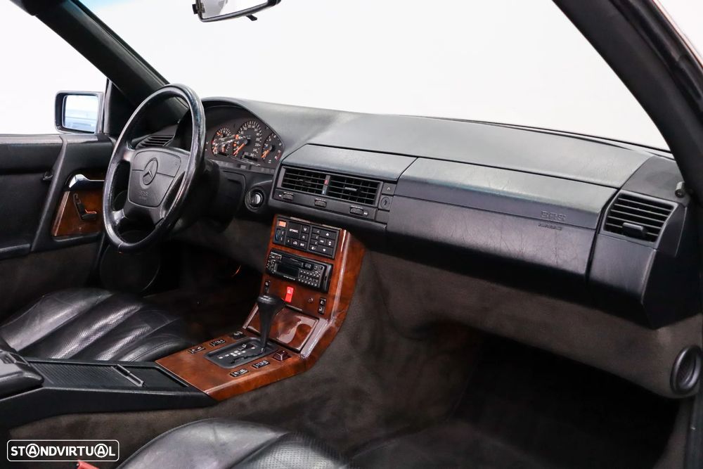 Mercedes-Benz SL 300 - 23