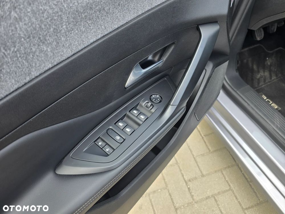 Peugeot 308 - 24