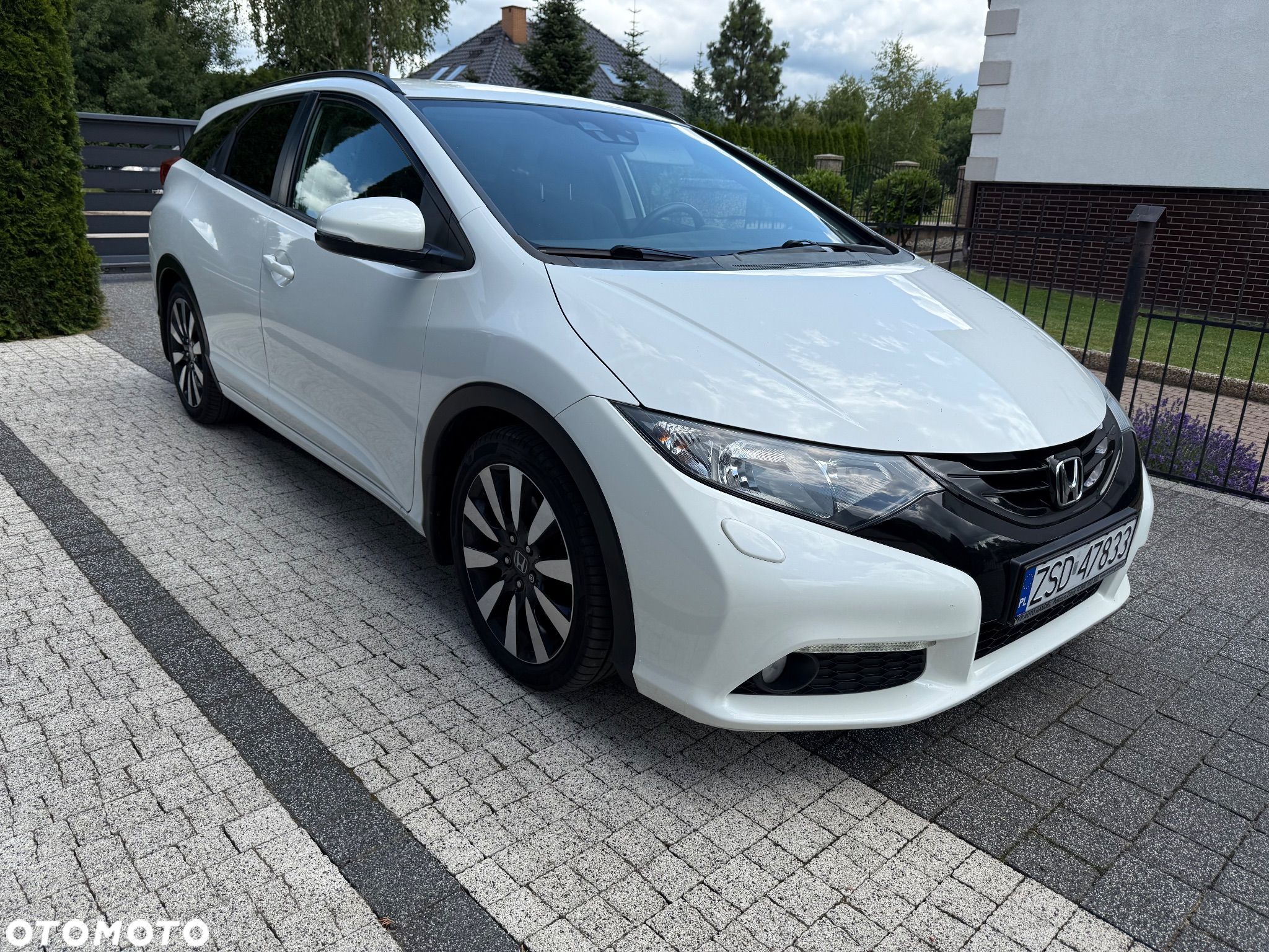 Honda Civic 1.6 i-DTEC Executive Navi - 1
