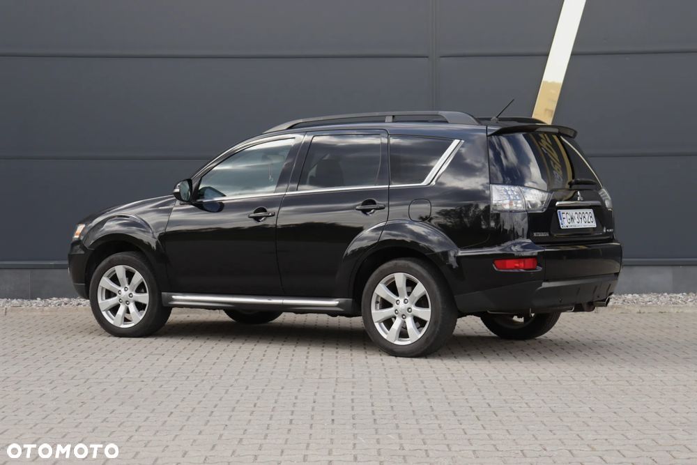 Mitsubishi Outlander 2.0 2WD Invite - 17