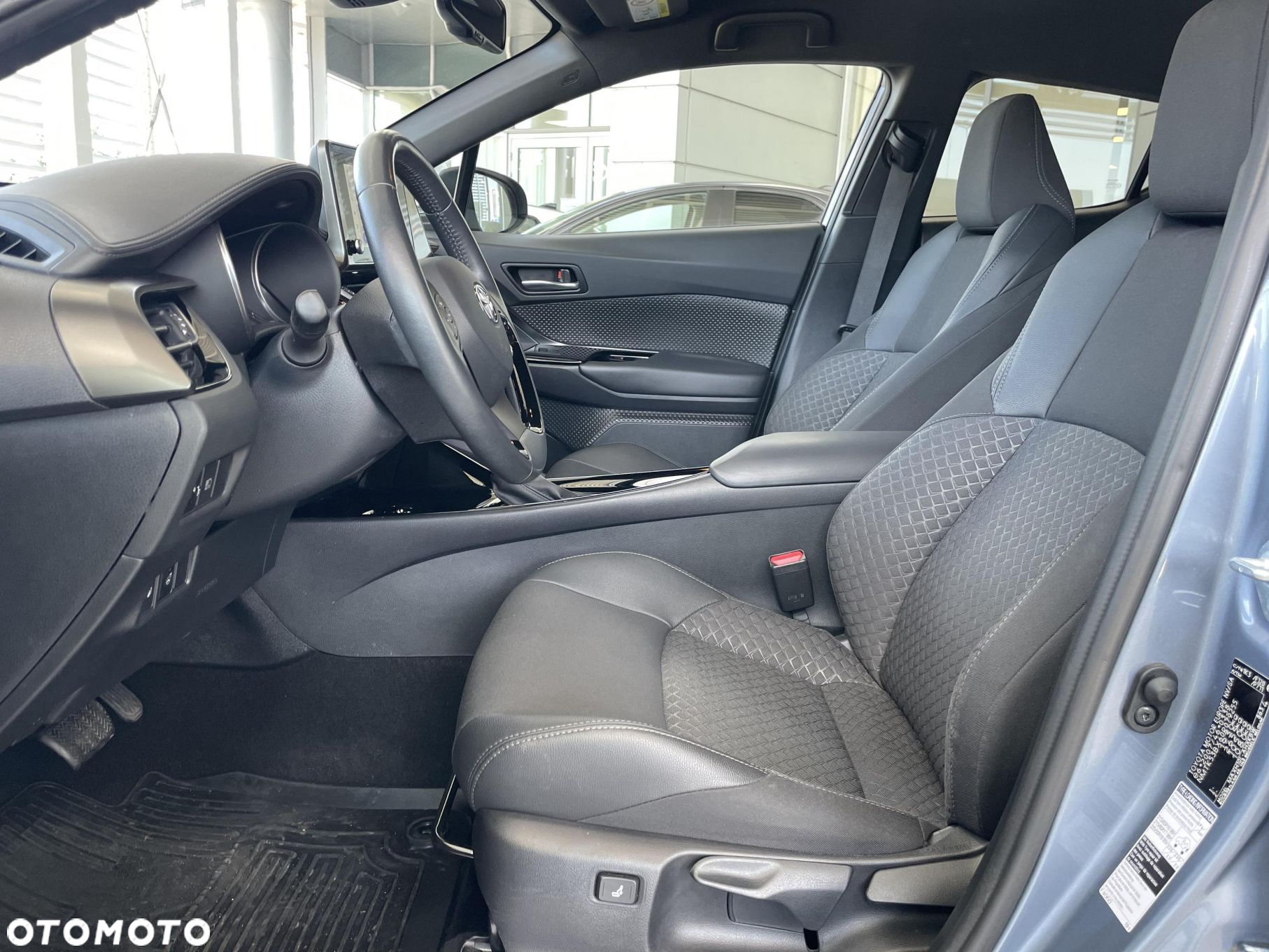 Toyota C-HR - 15