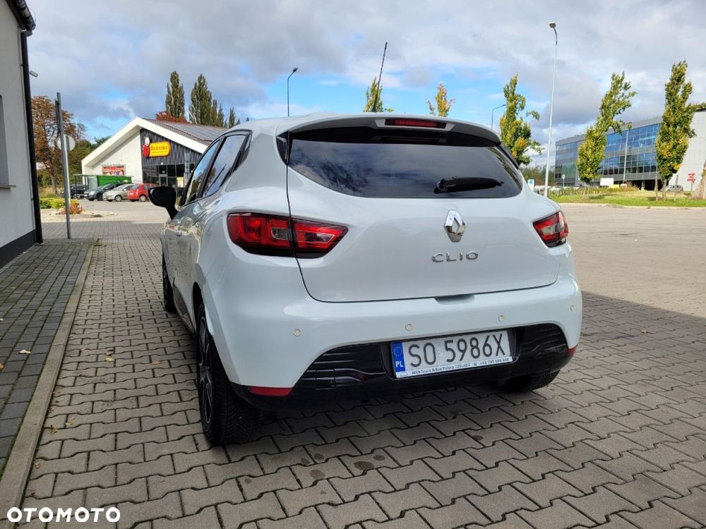 Renault Clio 1.2 16V 75 Life - 8
