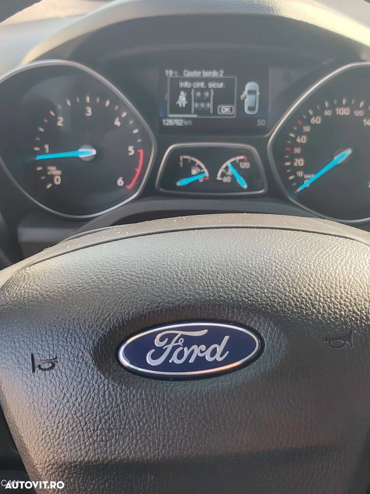 Ford Kuga 2.0 TDCi 2WD Vignale - 10