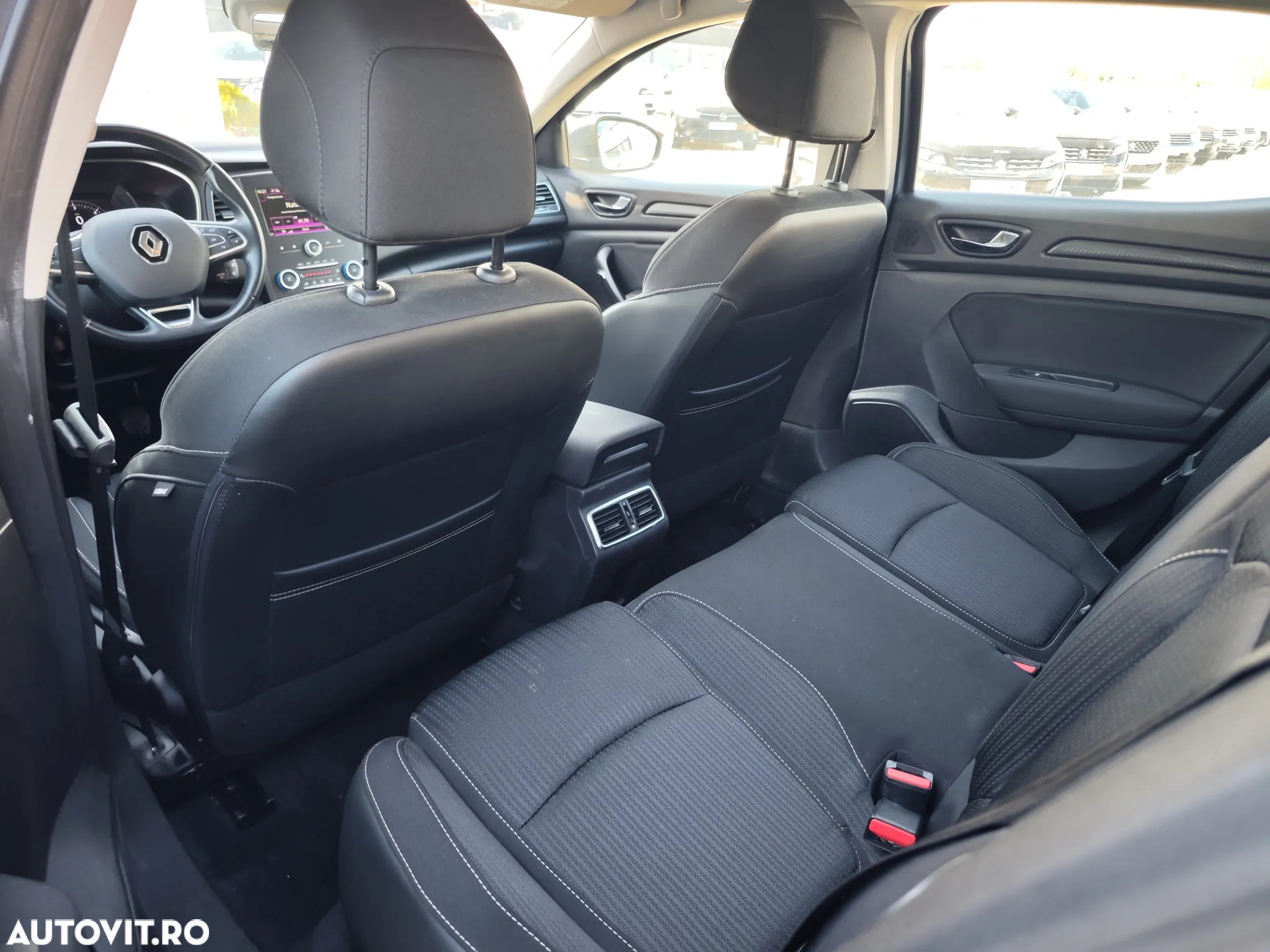 Renault Megane BLUE dCi 115 BUSINESS EDITION - 12