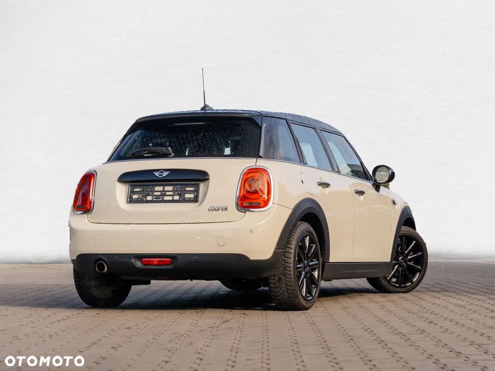 MINI Cooper Standard - 4