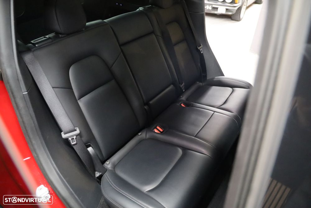 Tesla Model Y Long Range Tração Integral - 17