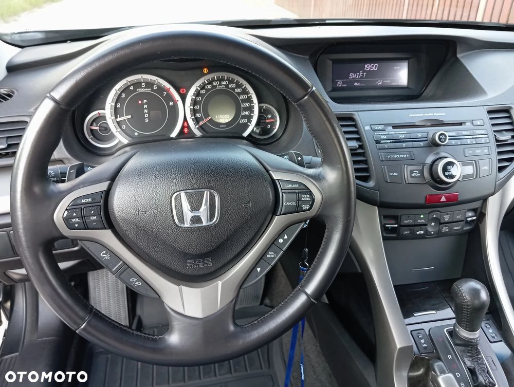Honda Accord 2.0 Executive - 28