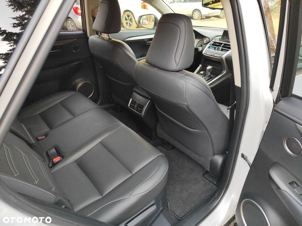 Lexus NX 200t Comfort AWD - 14