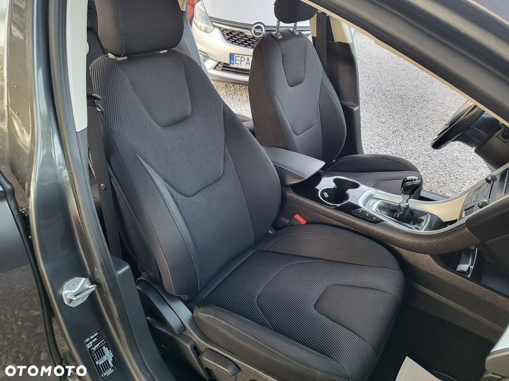 Ford Mondeo - 23